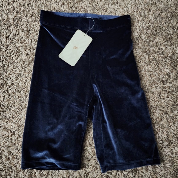 NWT Fabletics High Waisted Velour 9" Deep Navy Blue Bike Shorts XS - Picture 1 of 4